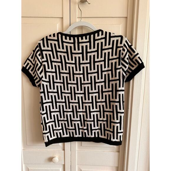 Halston Printed Sweater Top Size Medium - Picture 2 of 6